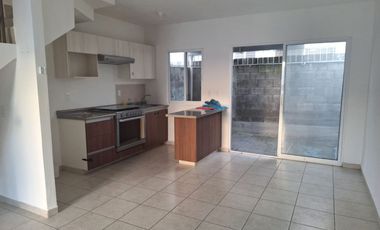VENDO CASA EN FRACCIONAMIENTO PRIVADO CON ALBERCA EN LOS HEROES VERACRUZ