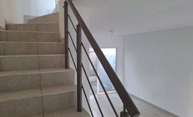 VENDO CASA EN FRACCIONAMIENTO PRIVADO CON ALBERCA EN LOS HEROES VERACRUZ