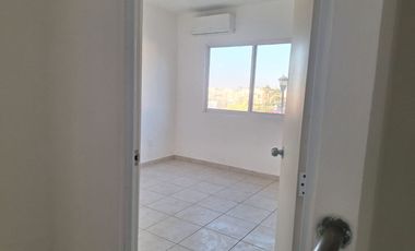 VENDO CASA EN FRACCIONAMIENTO PRIVADO CON ALBERCA EN LOS HEROES VERACRUZ