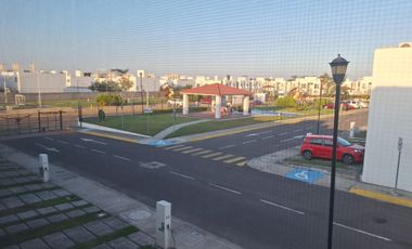 VENDO CASA EN FRACCIONAMIENTO PRIVADO CON ALBERCA EN LOS HEROES VERACRUZ