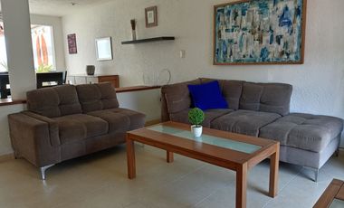 CASA EN RENTA AMUEBLADA TRES RECAMARAS CON JARDIN  METEPEC