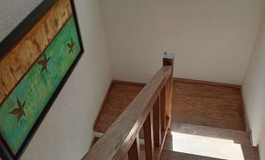 CASA EN RENTA AMUEBLADA TRES RECAMARAS CON JARDIN  METEPEC