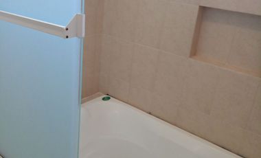 CASA EN RENTA AMUEBLADA TRES RECAMARAS CON JARDIN  METEPEC