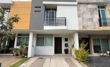 Venta casa en coto privado Col. Valle de San Isidro, Zapopan, Jalisco.