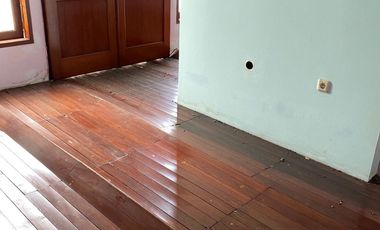DIJUAL CEPAT! Rumah Hook 2 Lantai di Komplek Lebak Bulus Indah, SHM Harga Menarik