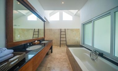 Beachfront 4 Bedroom Villa with Ocean View in Ketewel Bali for Sale Leasehold