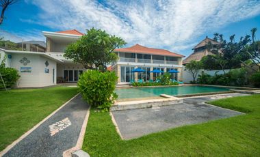 Beachfront 4 Bedroom Villa with Ocean View in Ketewel Bali for Sale Leasehold