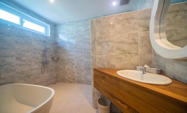 Beachfront 4 Bedroom Villa with Ocean View in Ketewel Bali for Sale Leasehold