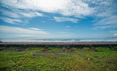 Beachfront 4 Bedroom Villa with Ocean View in Ketewel Bali for Sale Leasehold