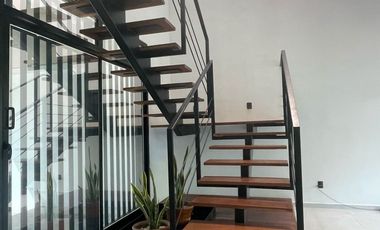 CASA EN RENTA EN BOSQUES DE BAMBU CON PANELES SOLARES