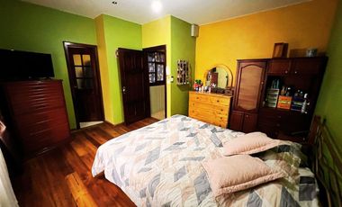 EN VENTA CASA EN EL CENTRO DE PAUTE.