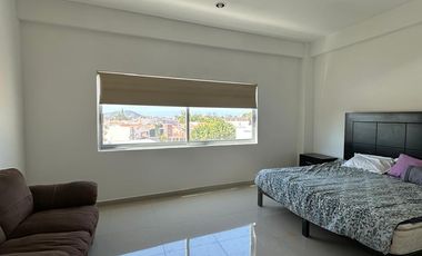 RENTA LOCAL COMERCIAL O DEPARTAMENTO EN PLAZA LA ENCANTADA LOCALIZADA EN AV CARLOS CANSECO