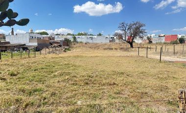 Se renta Terreno 800 m2 en Jesús del Monte Cerca fraccionamientos y plazas comerciales