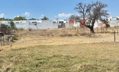 Se renta Terreno 800 m2 en Jesús del Monte Cerca fraccionamientos y plazas comerciales