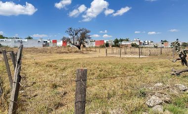 Se renta Terreno 800 m2 en Jesús del Monte Cerca fraccionamientos y plazas comerciales