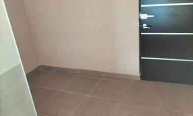 RENTO OFICINA EN PLANTA ALTA, 30M2, EN VIRREY DE MENDOZA ESQUI. IREPAN