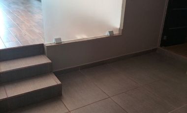 RENTO OFICINA EN PLANTA ALTA, 30M2, EN VIRREY DE MENDOZA ESQUI. IREPAN