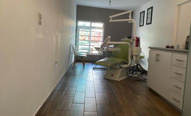 RENTO OFICINA EN PLANTA ALTA, 30M2, EN VIRREY DE MENDOZA ESQUI. IREPAN