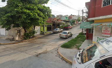 SG- CASA DE RECUPERACION BANCARIA EN AV CIRCUITO, FRACC JARDINES DEL PEDREGAL EN TUXTLA