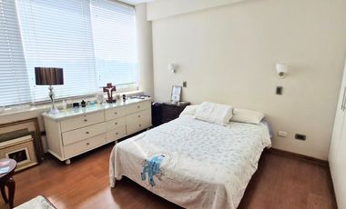 VENDO, Precioso, amplio y muy iluminado Dpto 230mts. 3dorm c/vista al Golf Los Inkas – Calle Los Topacios 153 Surco