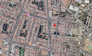 PRECIOSA Y AMPLIA CASA, EXCELENTE UBICACIÓN MUY CERCA DEL CENTRO DE ZAPOPAN Y DEL COLÉGIO DEL AIRE -NO CRÉDITOS-
