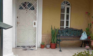 Casa de venta de oportunidad junto al Portal Shopping – $69.990 Quito - Ecuador.               House for Sale at a Bargain Price Next to Portal Shopping – $69,990 Quito, Ecuador