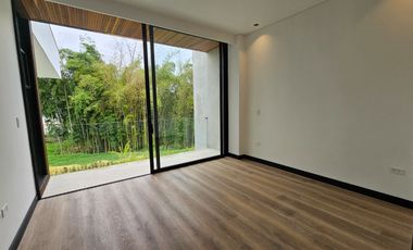 VENDO  EXCLUSIVA CASA EN EL SECTOR DE CERRITOS, MANIZALES.