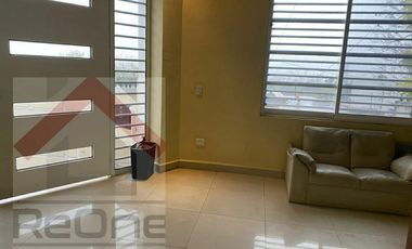 VENTA - RENTA de OFICINA espaciosa en la colonia INDEPENDENCIA en el CENTRO de MONTERREY, N.L.