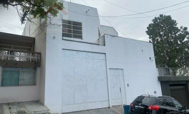 VENTA - RENTA de OFICINA espaciosa en la colonia INDEPENDENCIA en el CENTRO de MONTERREY, N.L.