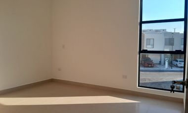 Casa con sótano en renta en Zibatá