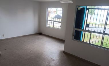 Casa en venta en Bosques de Cantabria, San Nicolás Tolentino, Toluca Estado de Mèxico