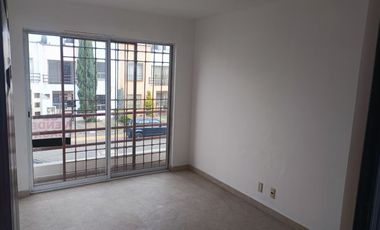 Casa en venta en Bosques de Cantabria, San Nicolás Tolentino, Toluca Estado de Mèxico