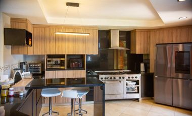 Residencia de Lujo en Venta en Jardines del Pedregal – Diseño Exclusivo y Acabados Premium
