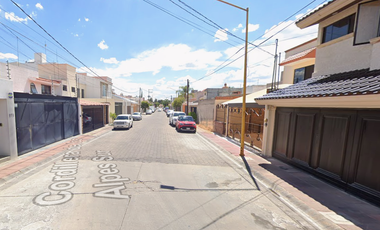 Así se sienten las inversiones que sí valen la pena!! Venta de Casa en Remate Bancario En Jardines De La Concepción II , Aguascalientes.