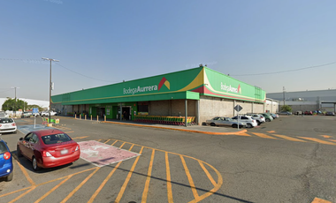 No es una casa, es el acceso a una oportunidad exclusiva!! Venta de Casa en Remate Bancario en Av. Arroyo Seco, San Pedro Tlaquepaque, JAL.