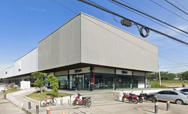 No es una casa, es el acceso a una oportunidad exclusiva!! Venta de Casa en Remate Bancario en Av. Arroyo Seco, San Pedro Tlaquepaque, JAL.