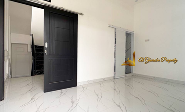 RUMAH 2 LANTAI PLUS ROOFTOP 3KT 875 JUTA SHM CONDET KRAMAT JATI JAKARTA TIMUR