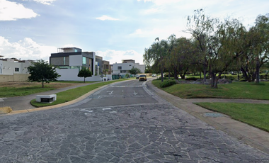 No es una casa, es el acceso a una oportunidad exclusiva!! Venta de Casa en Remate Bancario EN VALLE IMPERIAL ZAPOPAN JAL.