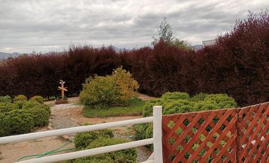 LINDA PARCELA CON 2 CASAS EN CONDOMINIO CONSOLIDADO