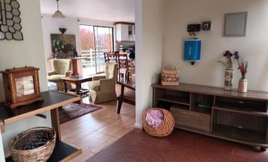 LINDA PARCELA CON 2 CASAS EN CONDOMINIO CONSOLIDADO