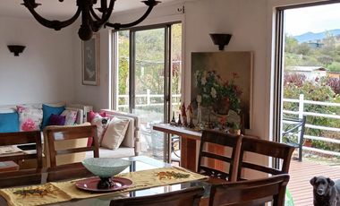 LINDA PARCELA CON 2 CASAS EN CONDOMINIO CONSOLIDADO