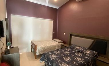 Renta Vacacional - Amplia Villa con Terraza, Alberca y Jardín