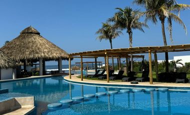 Renta Vacacional - Amplia Villa con Terraza, Alberca y Jardín