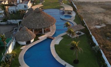 Renta Vacacional - Amplia Villa con Terraza, Alberca y Jardín
