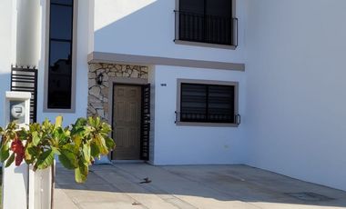 RENTA CASA AMUEBLADA FRACC AZUL MARINO