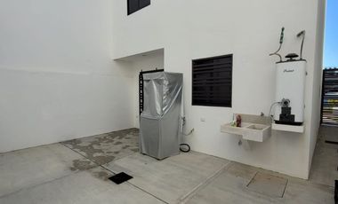 RENTA CASA AMUEBLADA FRACC AZUL MARINO