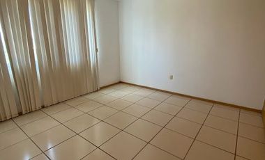 DEPARTAMENTO EN RENTA EN EL MORAL 3 RECAMARAS C/U CON BAÑO