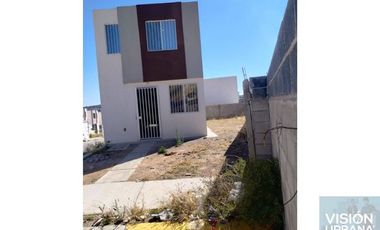 Estrenar casa en esquina y excedente de terreno, ubicada en Fracc Vista de La Montaña Aguas Calientes ME