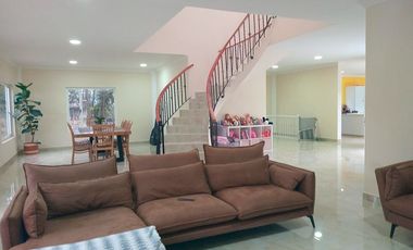 Casa en arriendo en el sector Loma del Escobero, Envigado