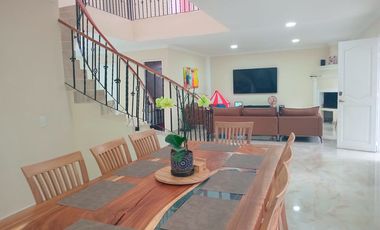 Casa en arriendo en el sector Loma del Escobero, Envigado
